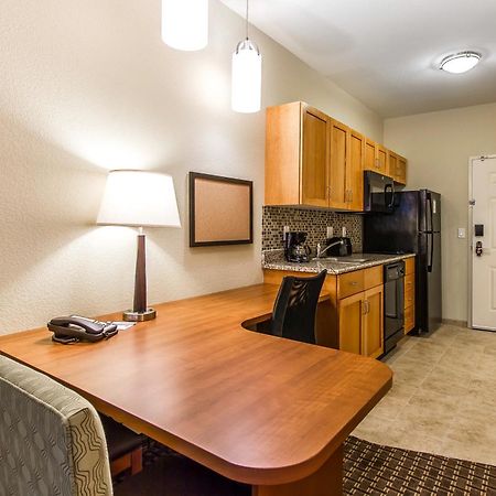 Mainstay Suites Stanley Номер фото