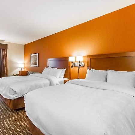 Mainstay Suites Stanley Номер фото