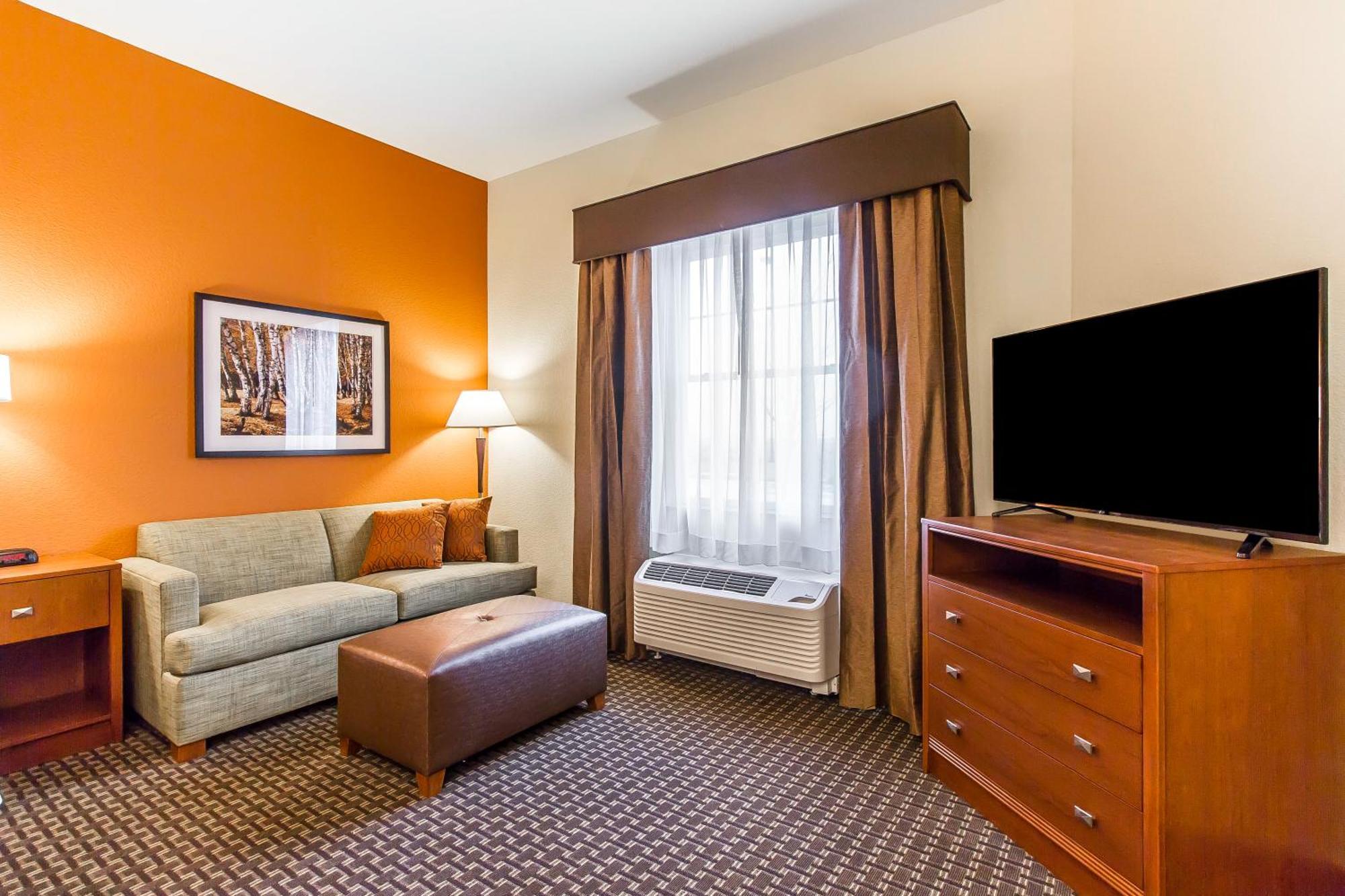 Mainstay Suites Stanley Номер фото