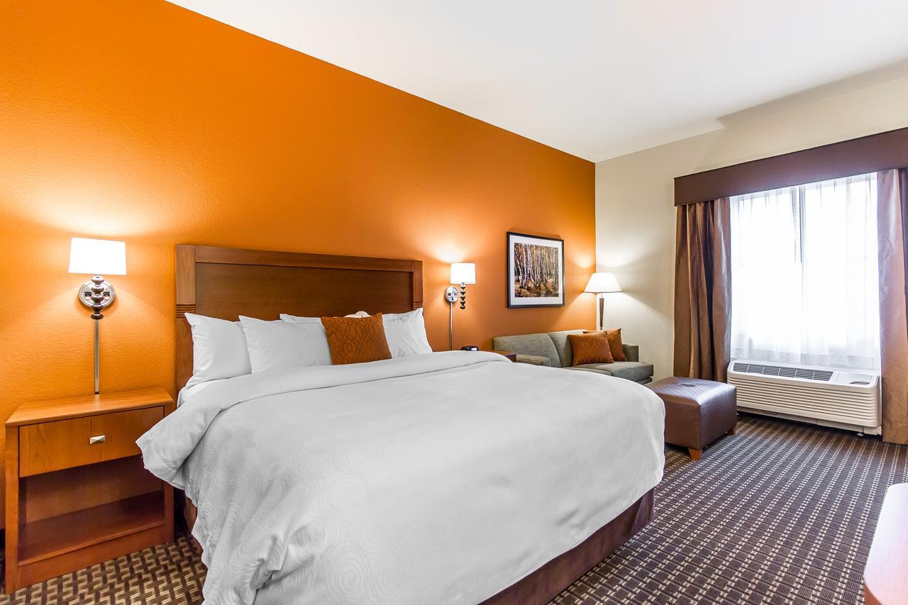 Mainstay Suites Stanley Екстер'єр фото