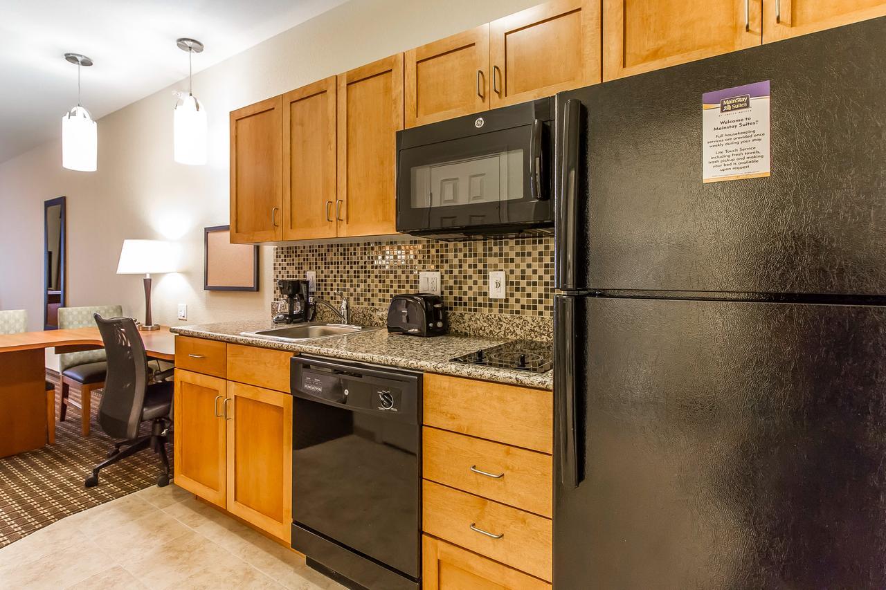 Mainstay Suites Stanley Екстер'єр фото