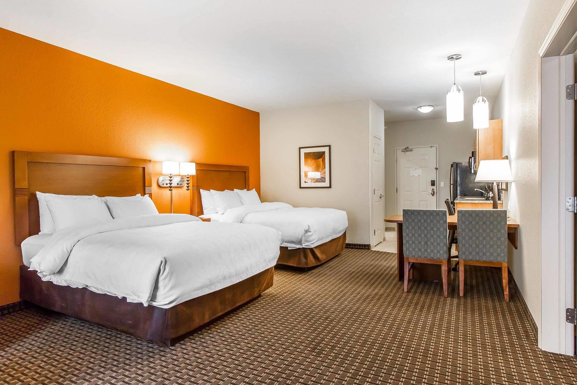 Mainstay Suites Stanley Екстер'єр фото