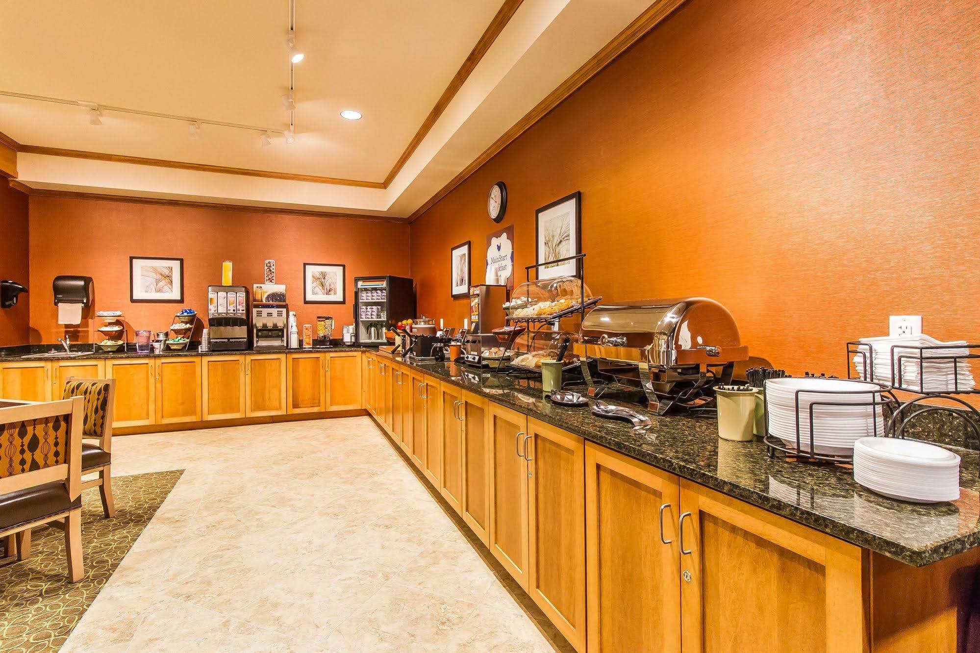 Mainstay Suites Stanley Екстер'єр фото