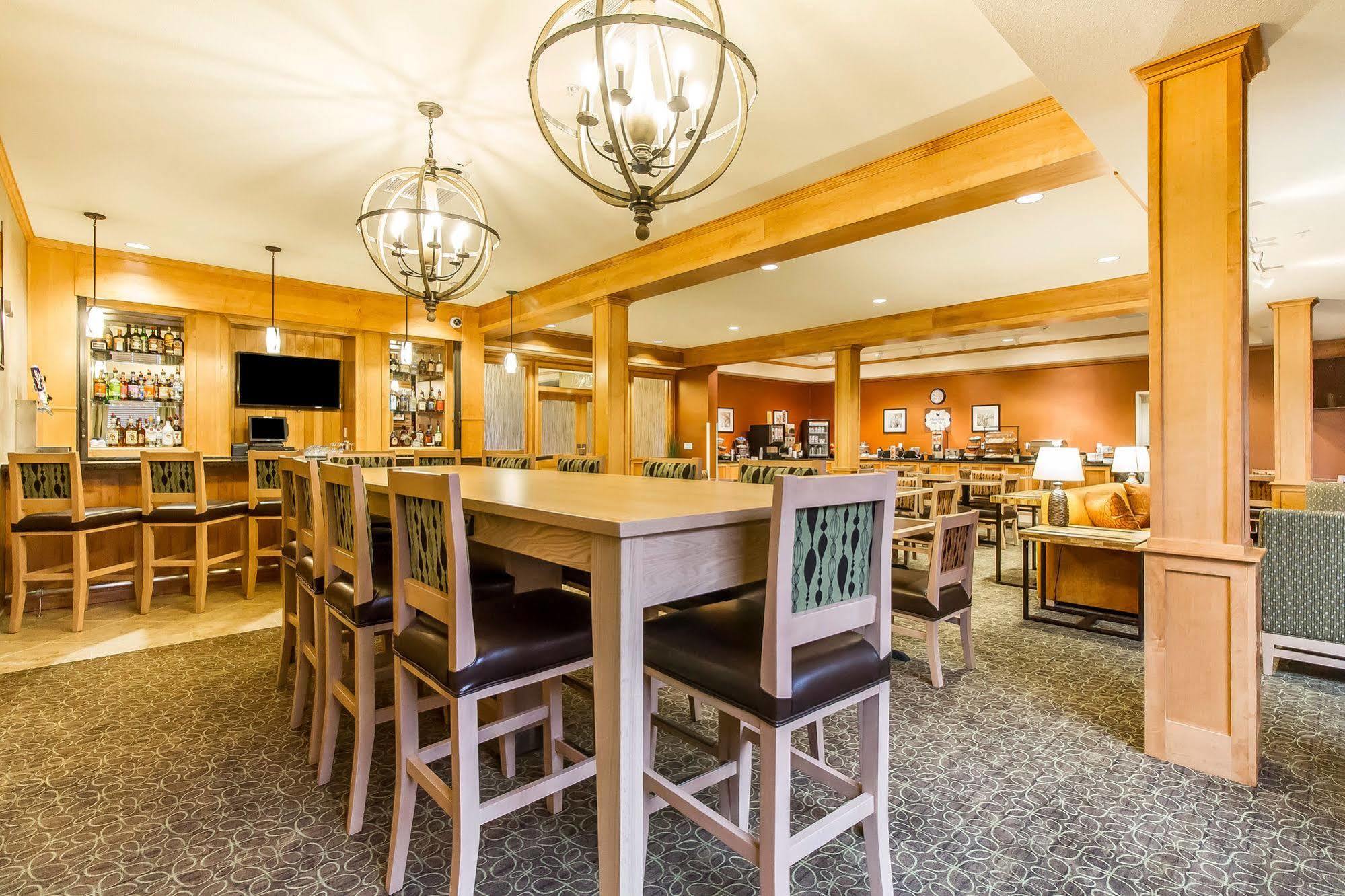 Mainstay Suites Stanley Екстер'єр фото