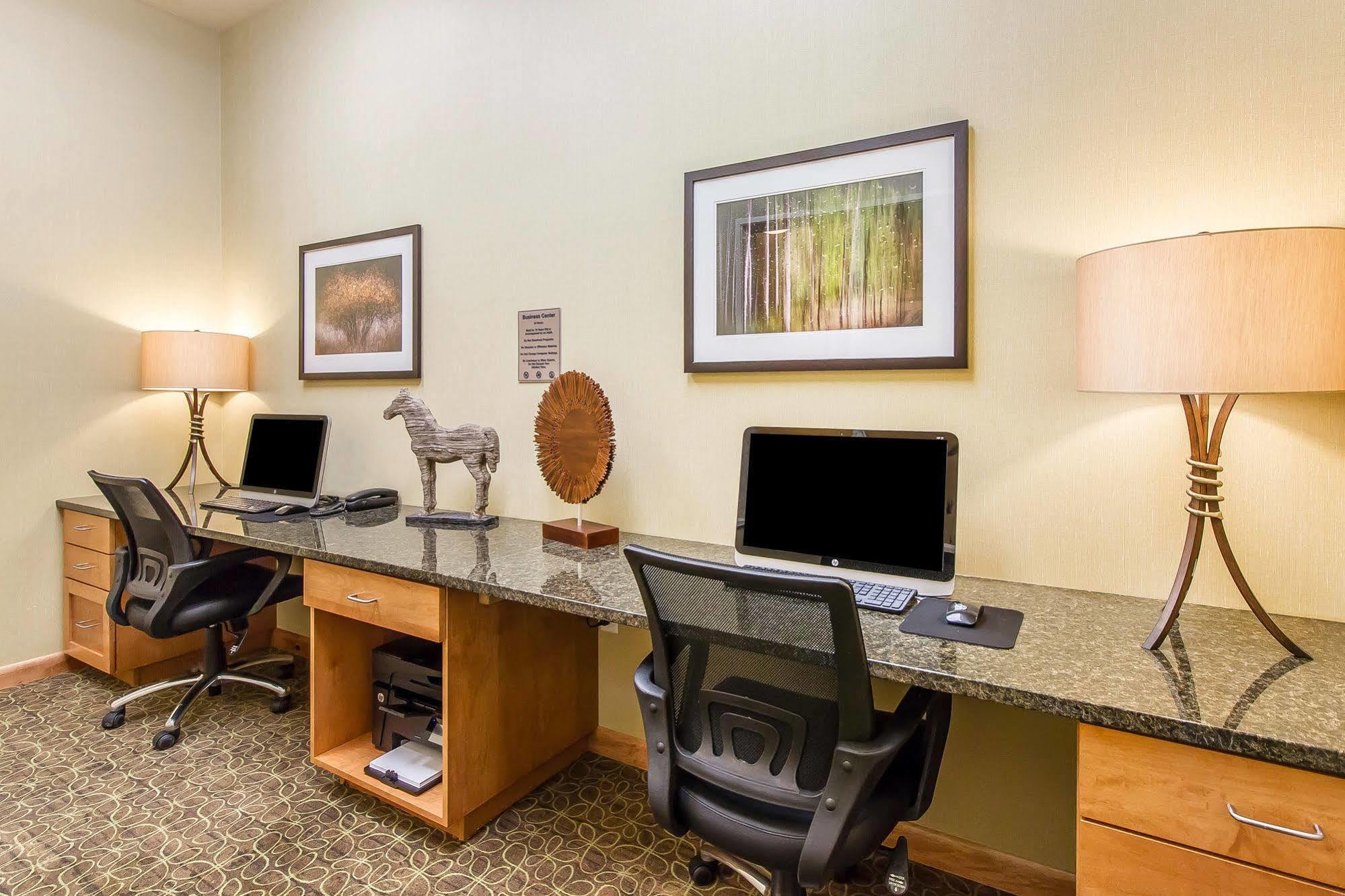 Mainstay Suites Stanley Екстер'єр фото