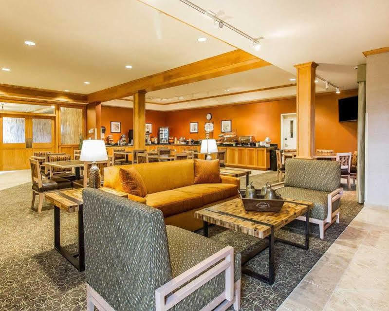 Mainstay Suites Stanley Екстер'єр фото