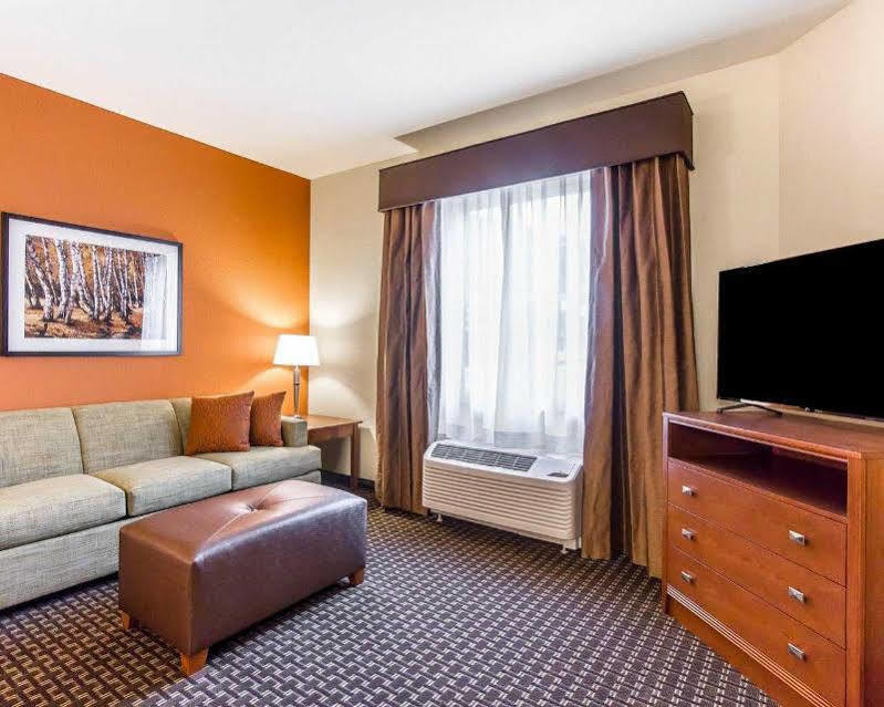 Mainstay Suites Stanley Екстер'єр фото