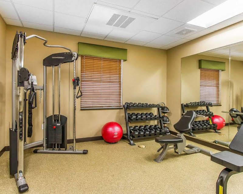 Mainstay Suites Stanley Екстер'єр фото