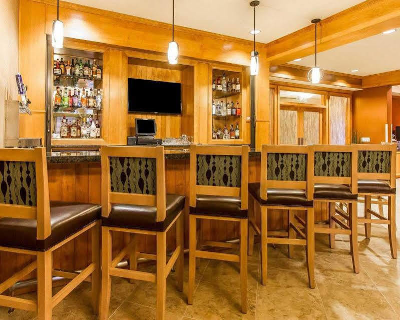 Mainstay Suites Stanley Екстер'єр фото